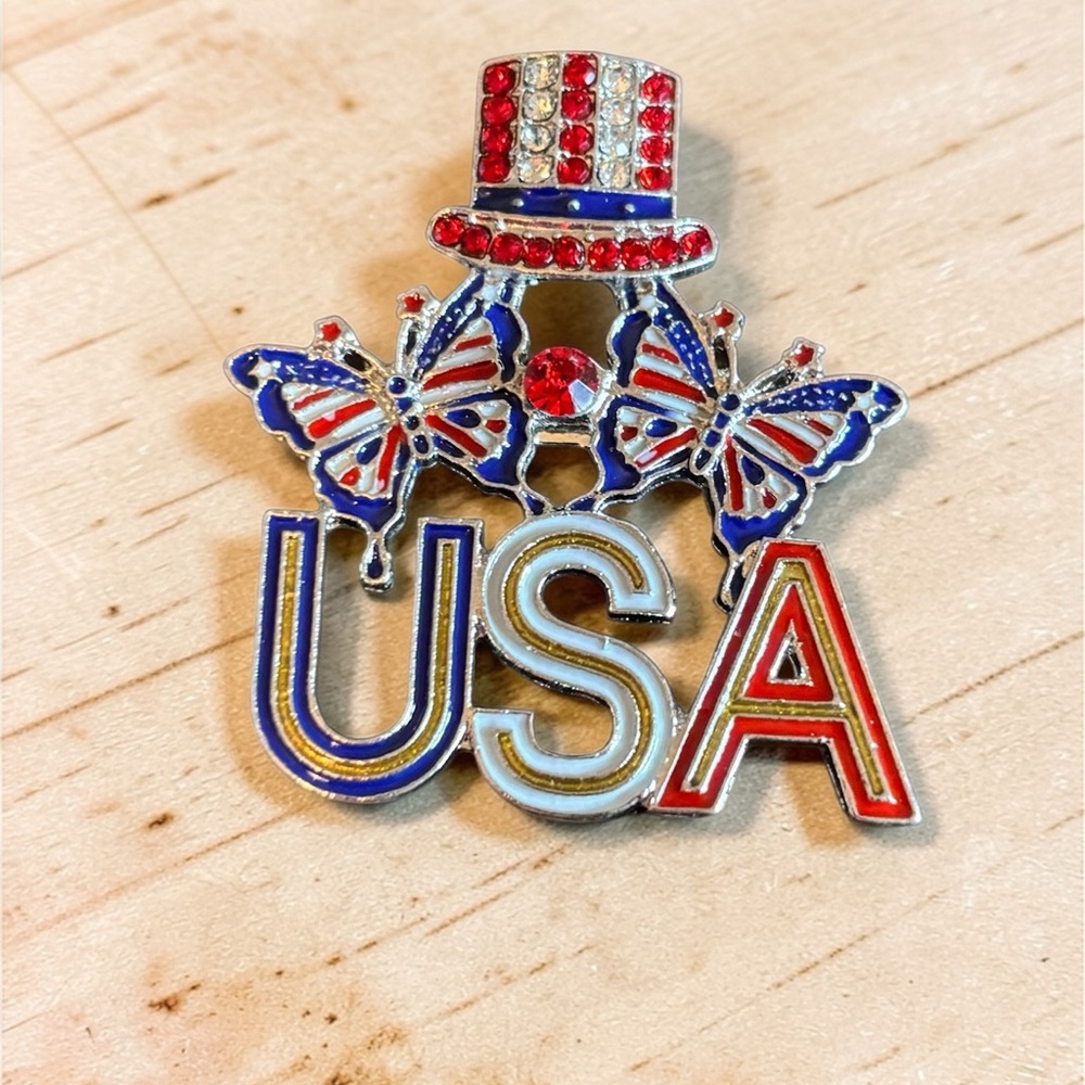 Patriotic Silver Tone USA Butterfly Brooch in Red, White &‎ Blue